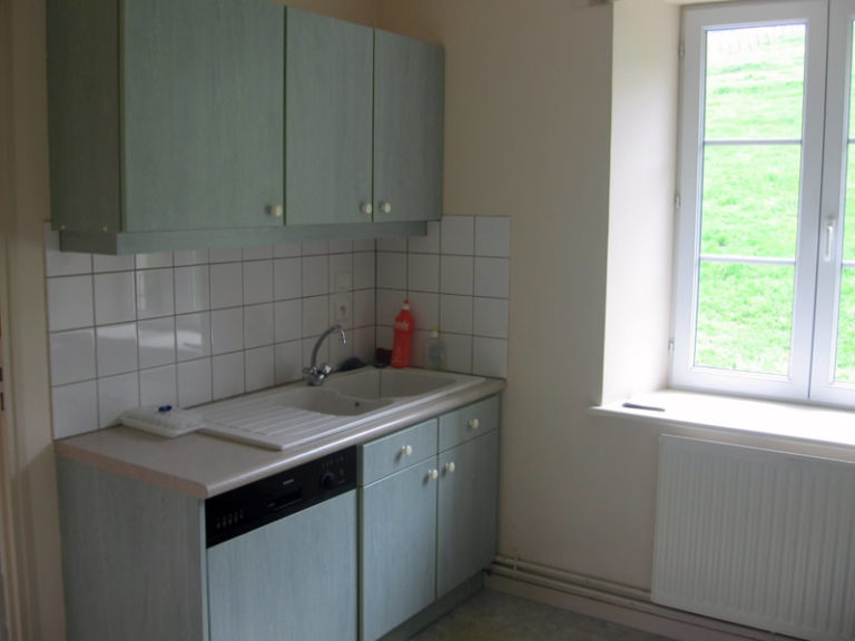 APPARTEMENT - COMMUNE DE LAVAL LE PRIEURÉ_8