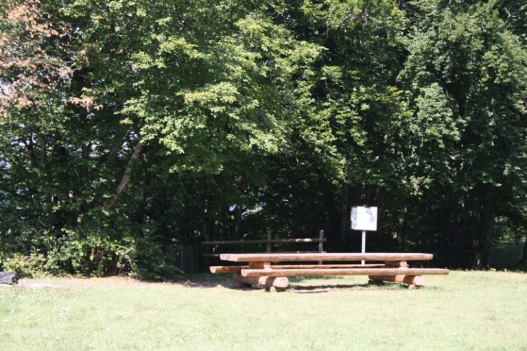 BELVEDERE LE ROCHER DU BOURBET_2