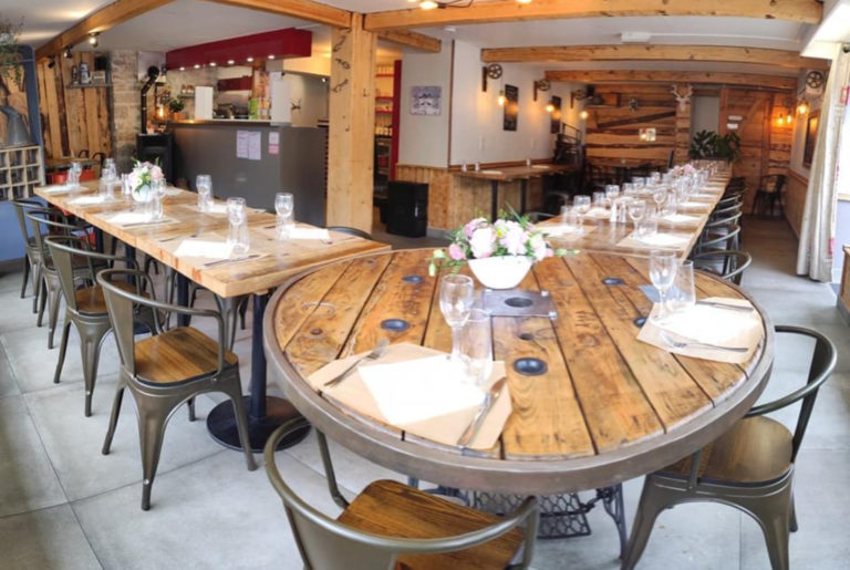 Restaurant-La Cabane-Villerslelac-salle pour repas de mariage