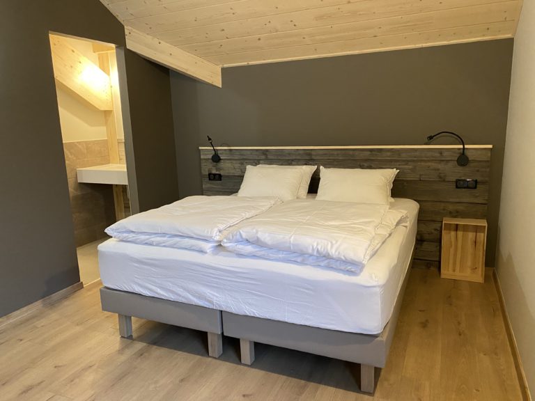 Gîte-miellerie-des-combes