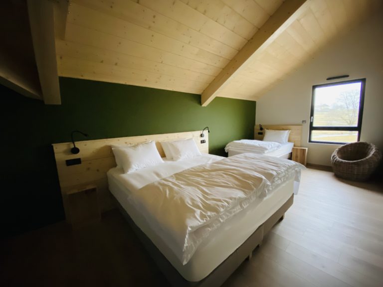 Gîte-miellerie-des-combes