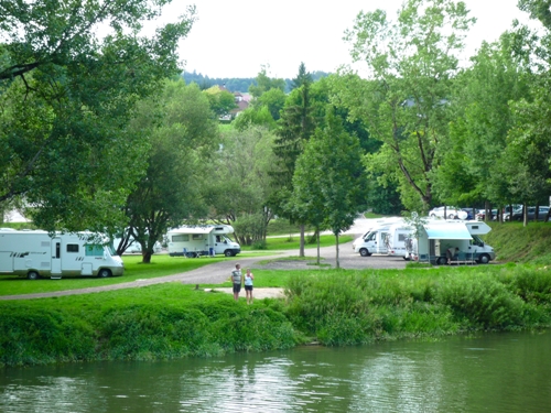 aire-de-camping-car-bateaux-du-daut-du-doubs.jpg