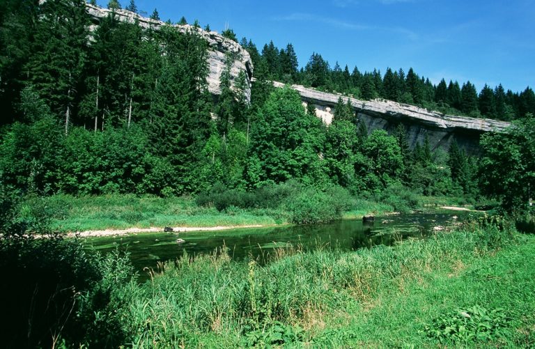 LE DEFILE D'ENTRE-ROCHES ET LA GROTTE DU TRESOR_1