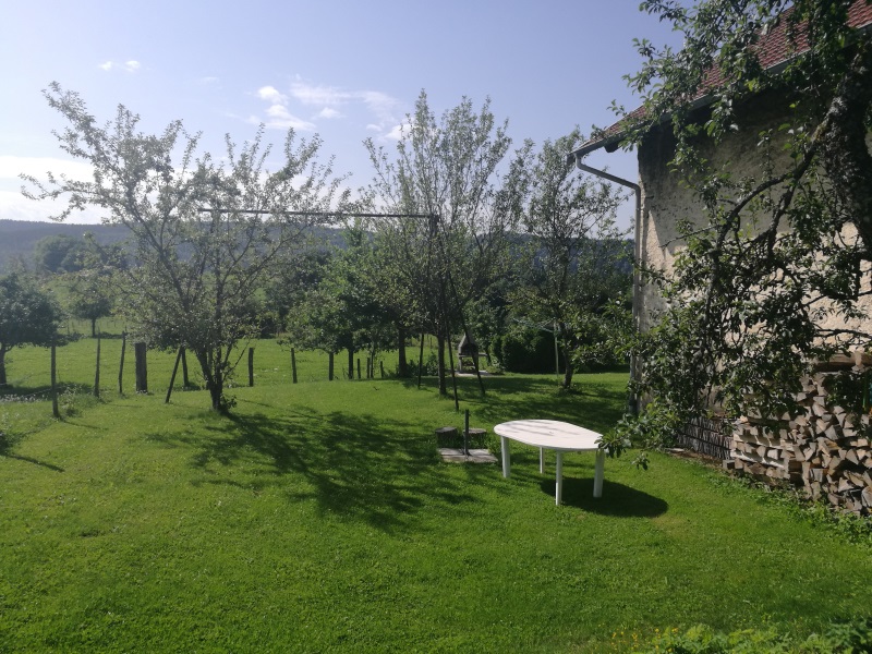 exterieur-spus-la-velle-1.jpg