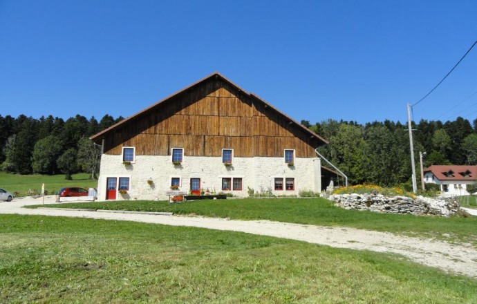 la-ferme-sous-le-bois-2.jpg