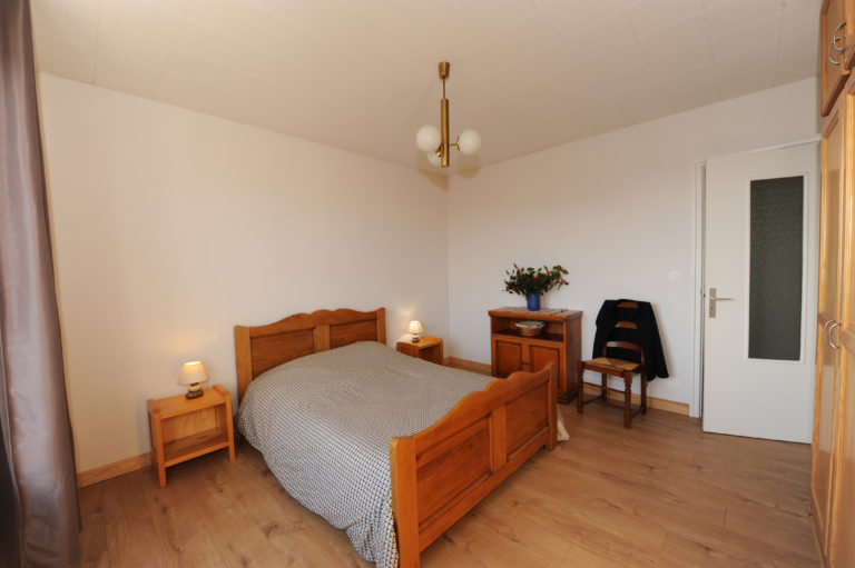 Gite-balcons-du-chasseral-Maiche-Chambre 2