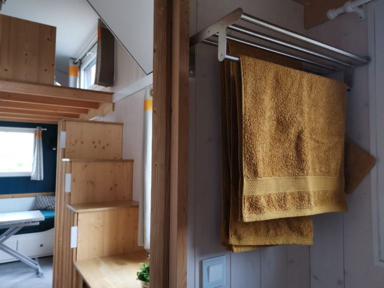 Tiny house-lachenalotteSalle de bain / Escalier grande mezzanine